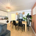 Urban Flat 194 - Cosy 3 Bedroom Opera Grands Boulevards